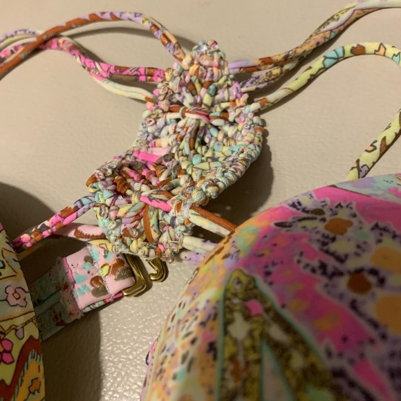 VS knockout bikini - Picture 3 of 6